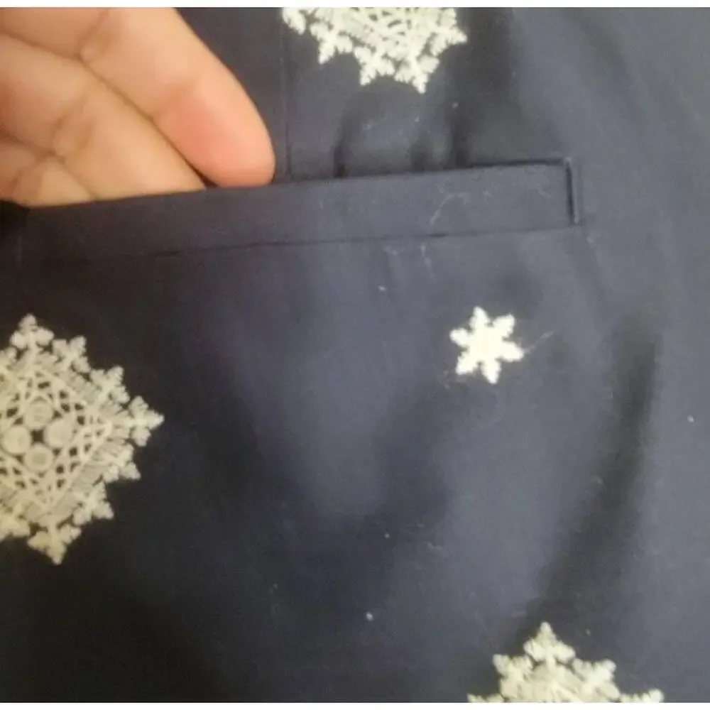 LOFT Blue White Embroidered Bermudas Shorts Side Pockets Size 2